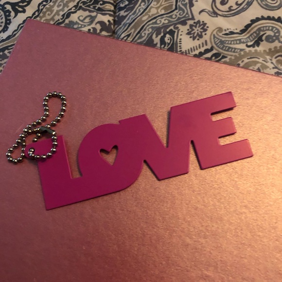 Keychain❤️bundle-love and a heart and key keychain and white/yellow/pink braclet - Picture 8 of 8